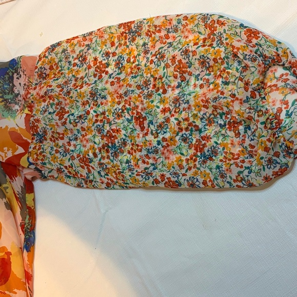 Colorful Floral Women's Blouse - Picture 8 of 8